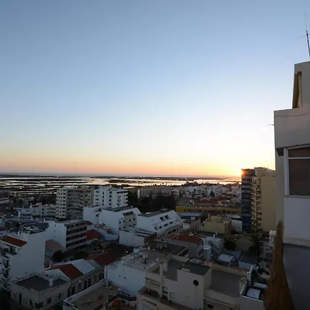 Wonderful View In Center Apartment