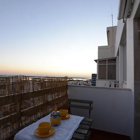 Wonderful View In Center Apartment